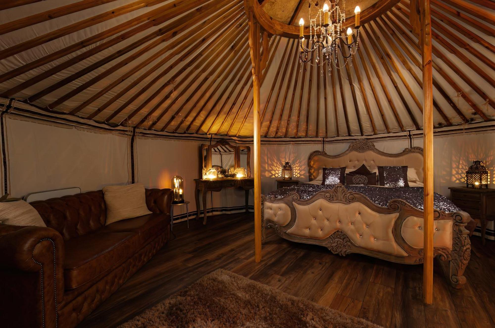 Отель Lincoln Yurts Экстерьер фото