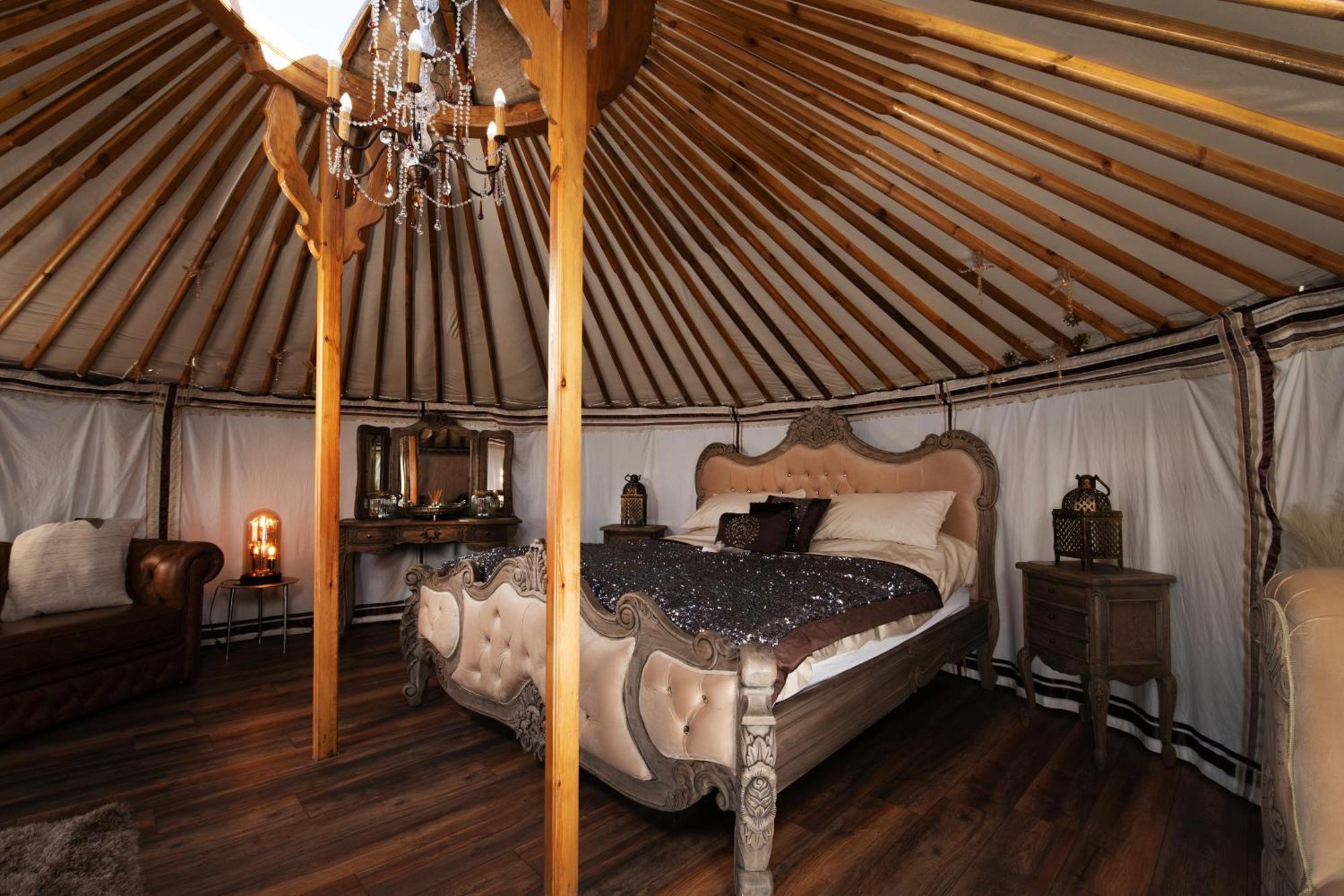 Отель Lincoln Yurts Экстерьер фото
