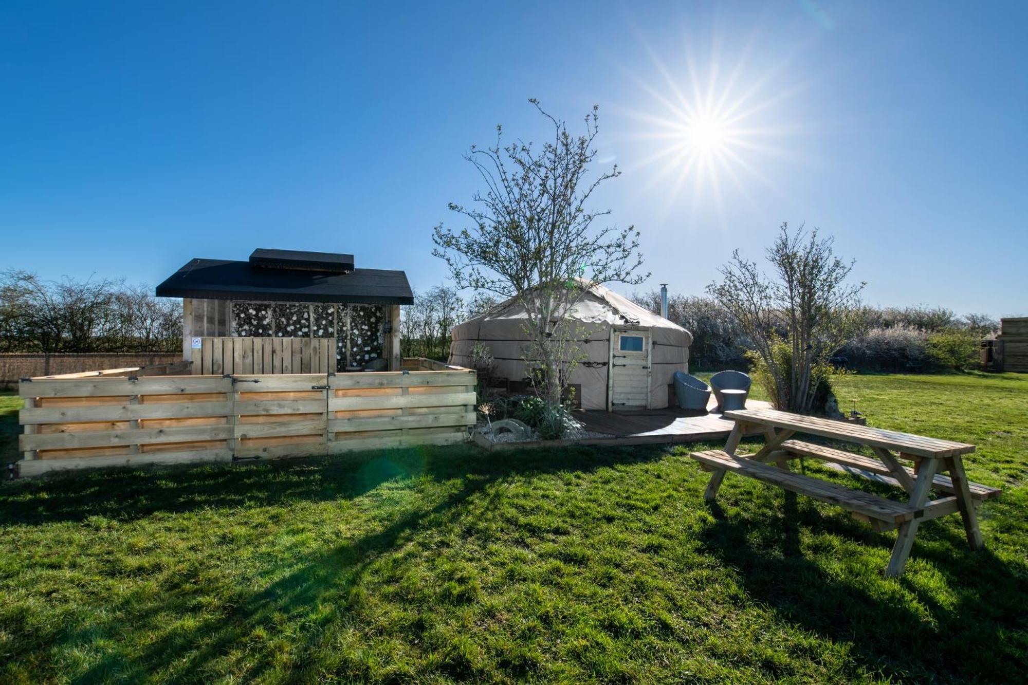 Отель Lincoln Yurts Экстерьер фото
