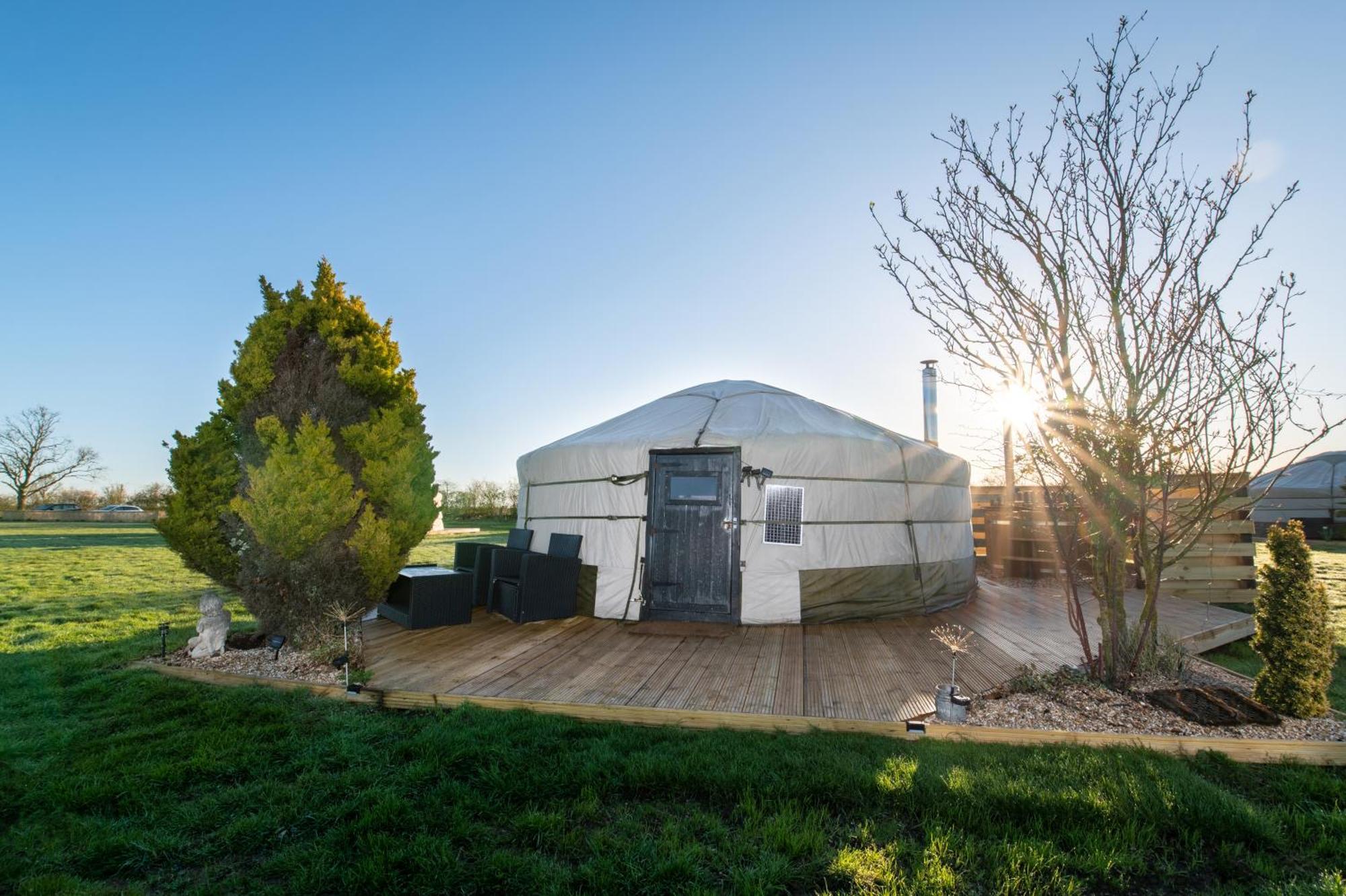 Отель Lincoln Yurts Экстерьер фото