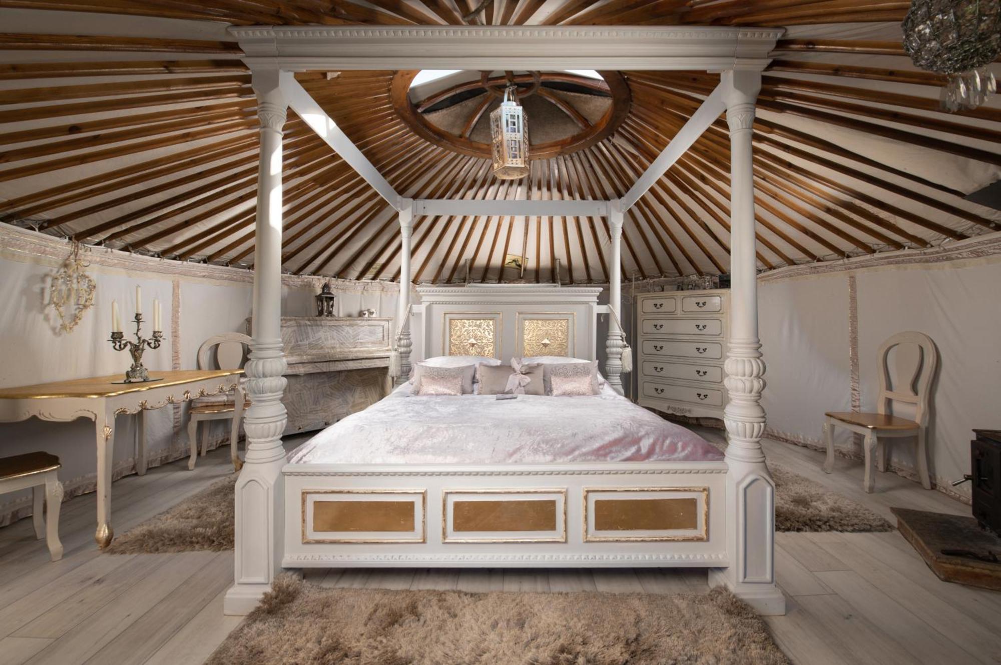 Отель Lincoln Yurts Экстерьер фото