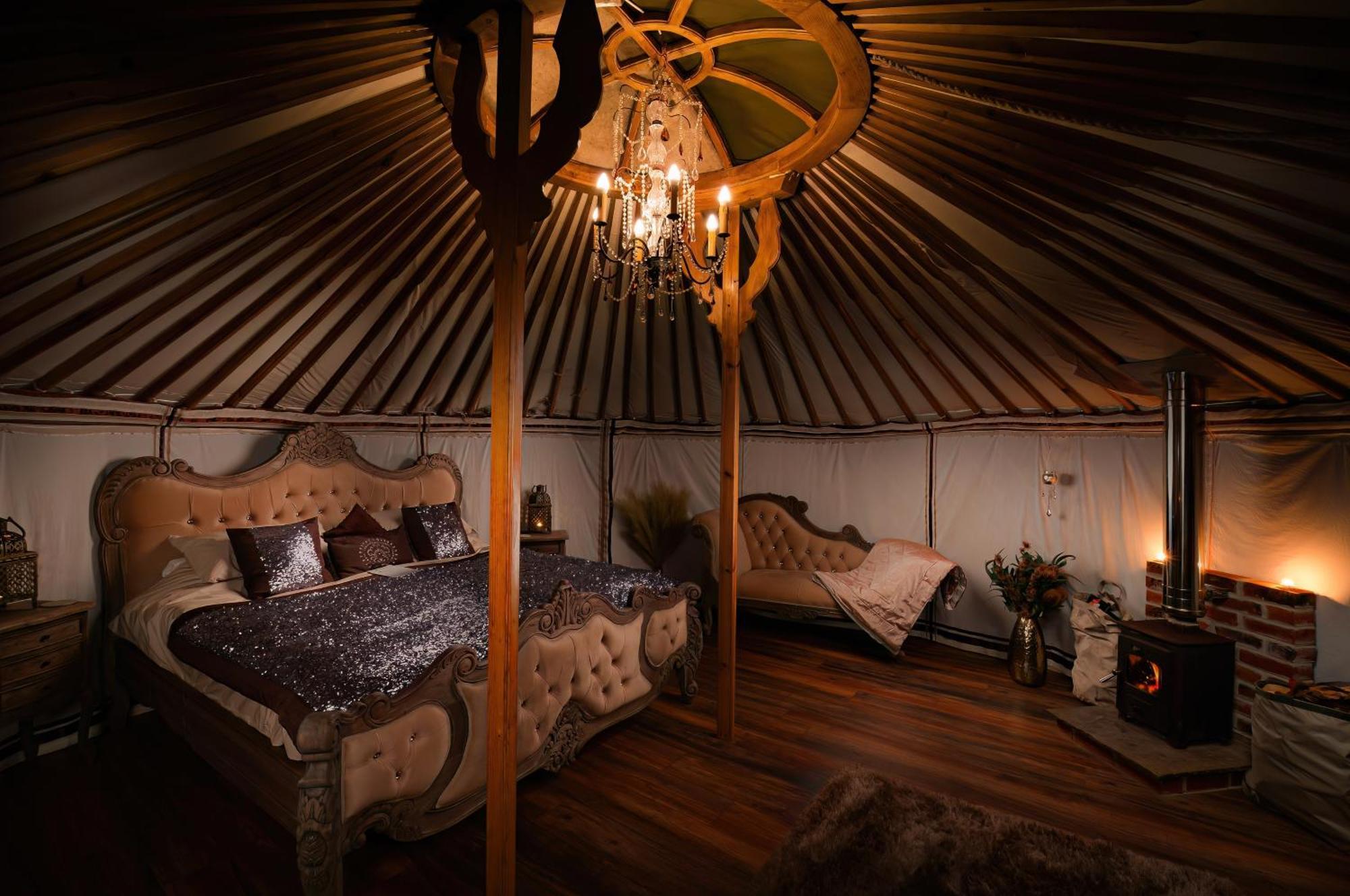 Отель Lincoln Yurts Экстерьер фото