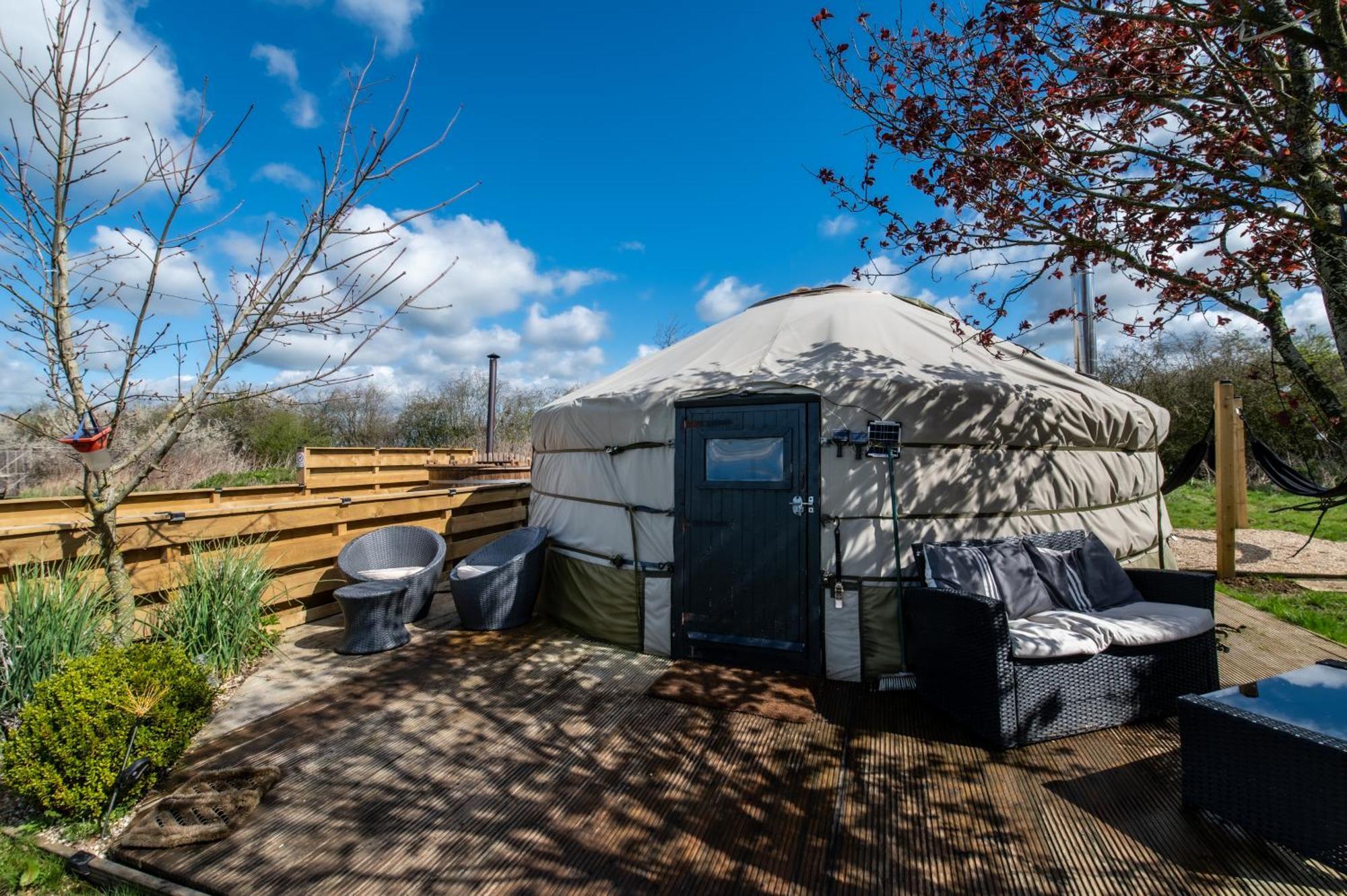 Отель Lincoln Yurts Экстерьер фото