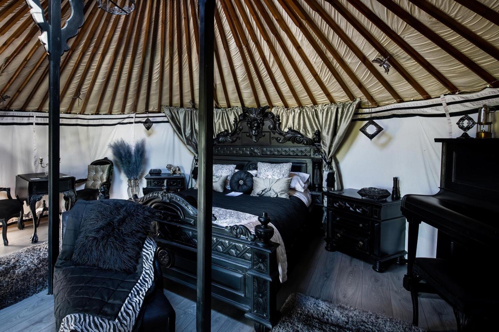 Отель Lincoln Yurts Экстерьер фото