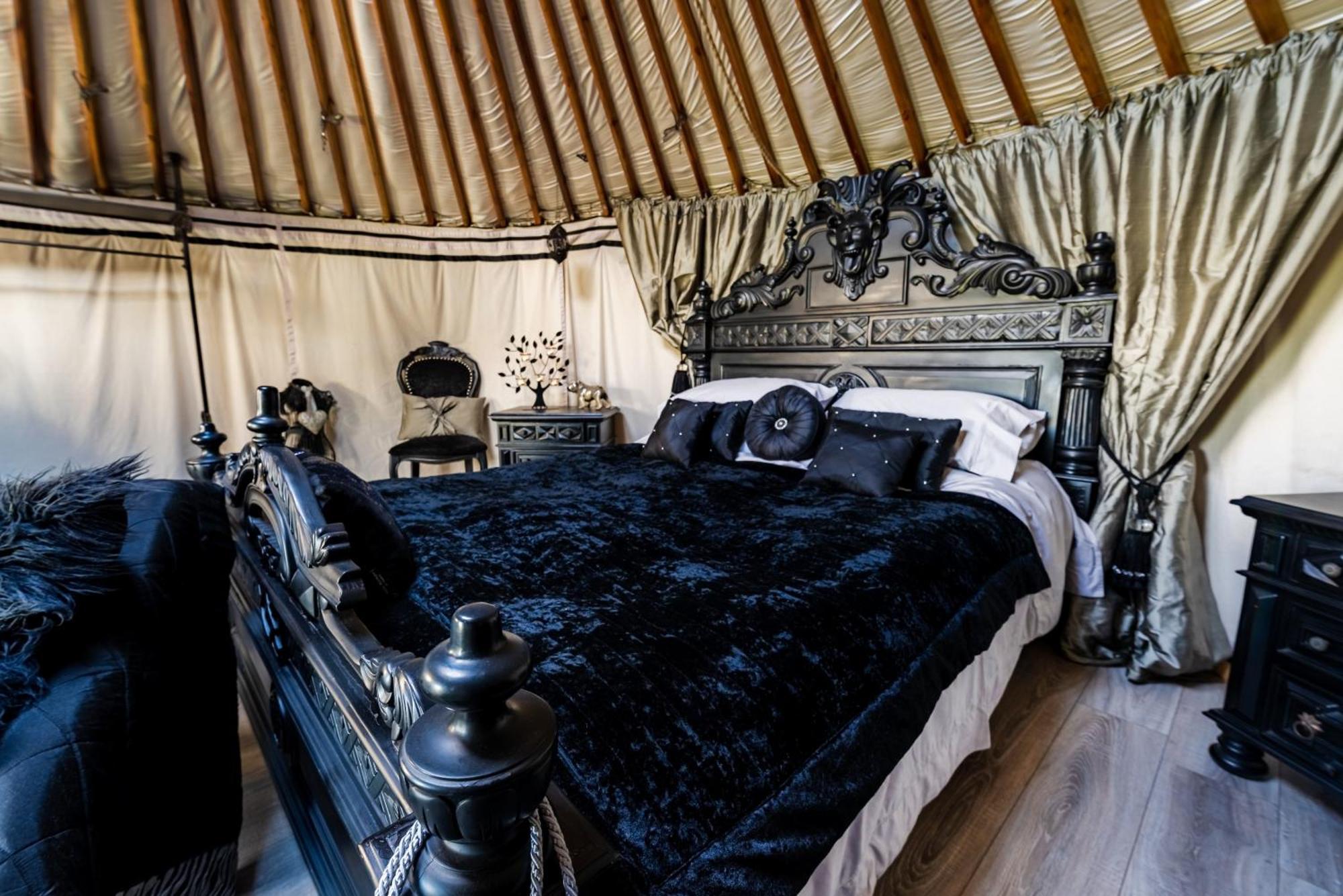 Отель Lincoln Yurts Экстерьер фото