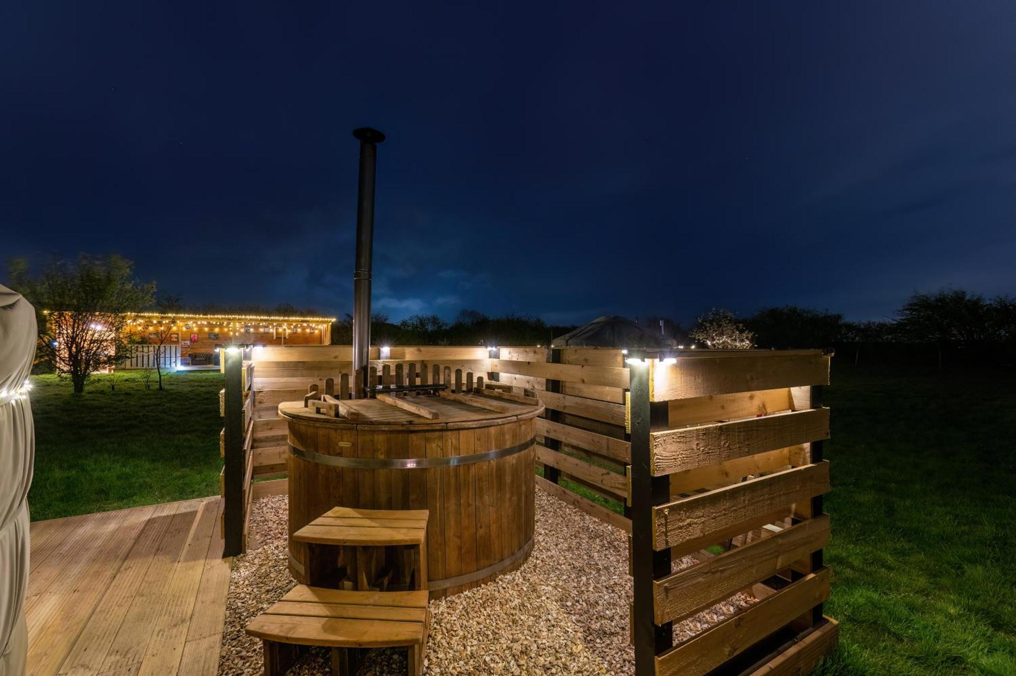 Отель Lincoln Yurts Экстерьер фото